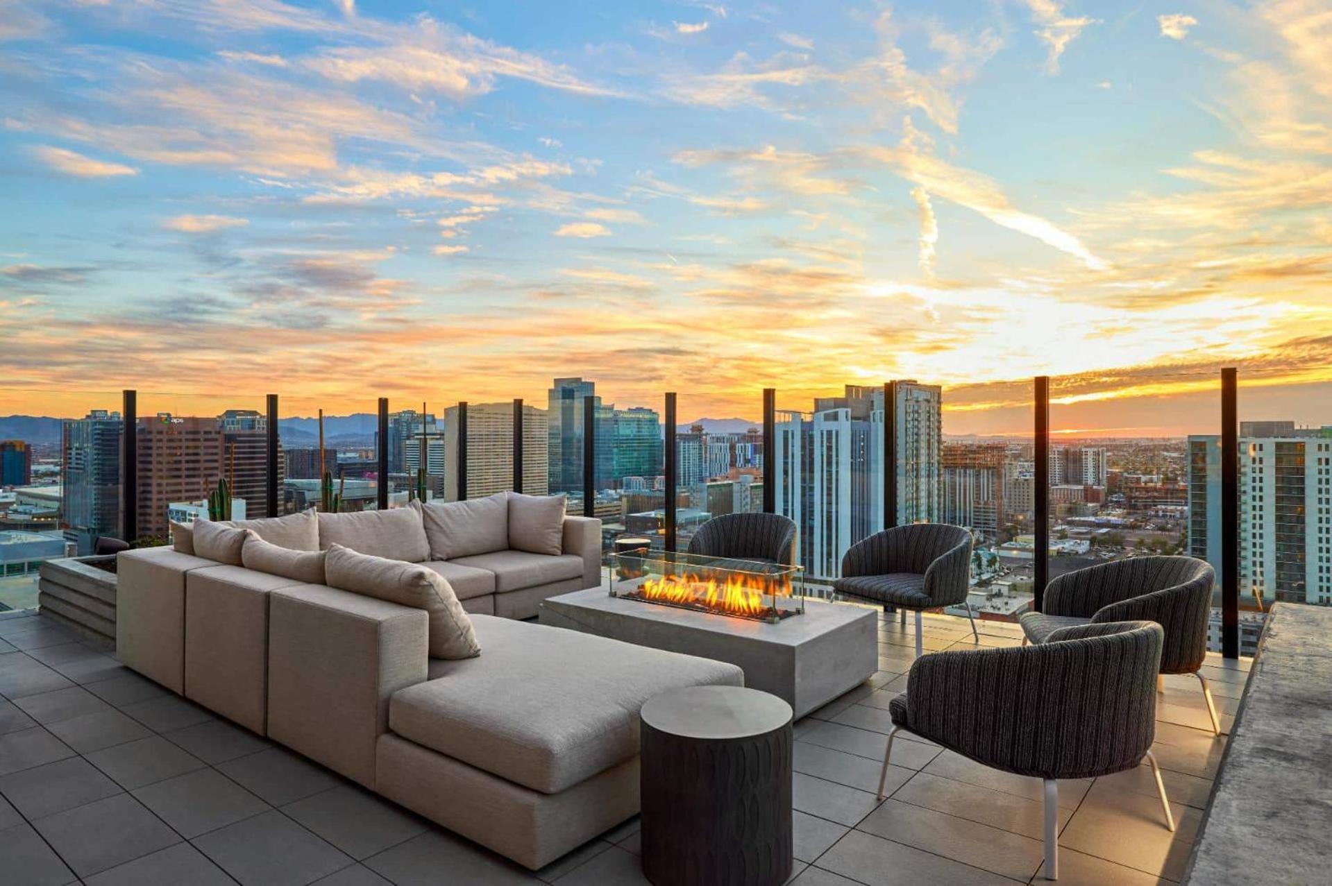 Global Luxury Suites At Downtown Phoenix Exteriör bild